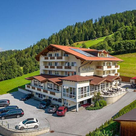 Hotel Alpen-Royal Йерценс Экстерьер фото