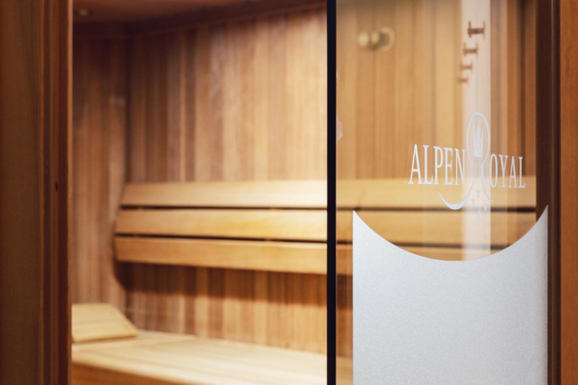 Hotel Alpen-Royal Йерценс Экстерьер фото