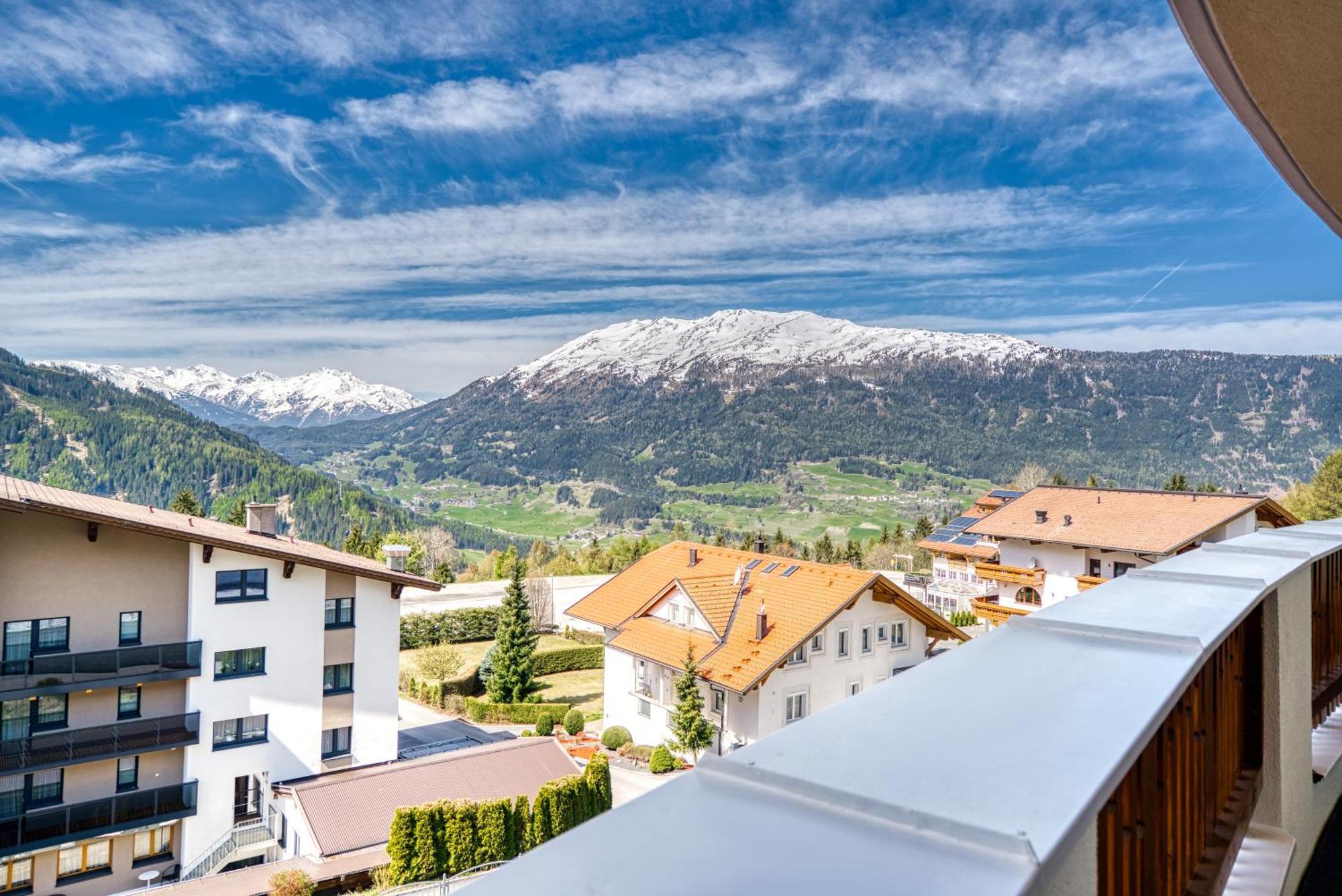 Hotel Alpen-Royal Йерценс Экстерьер фото