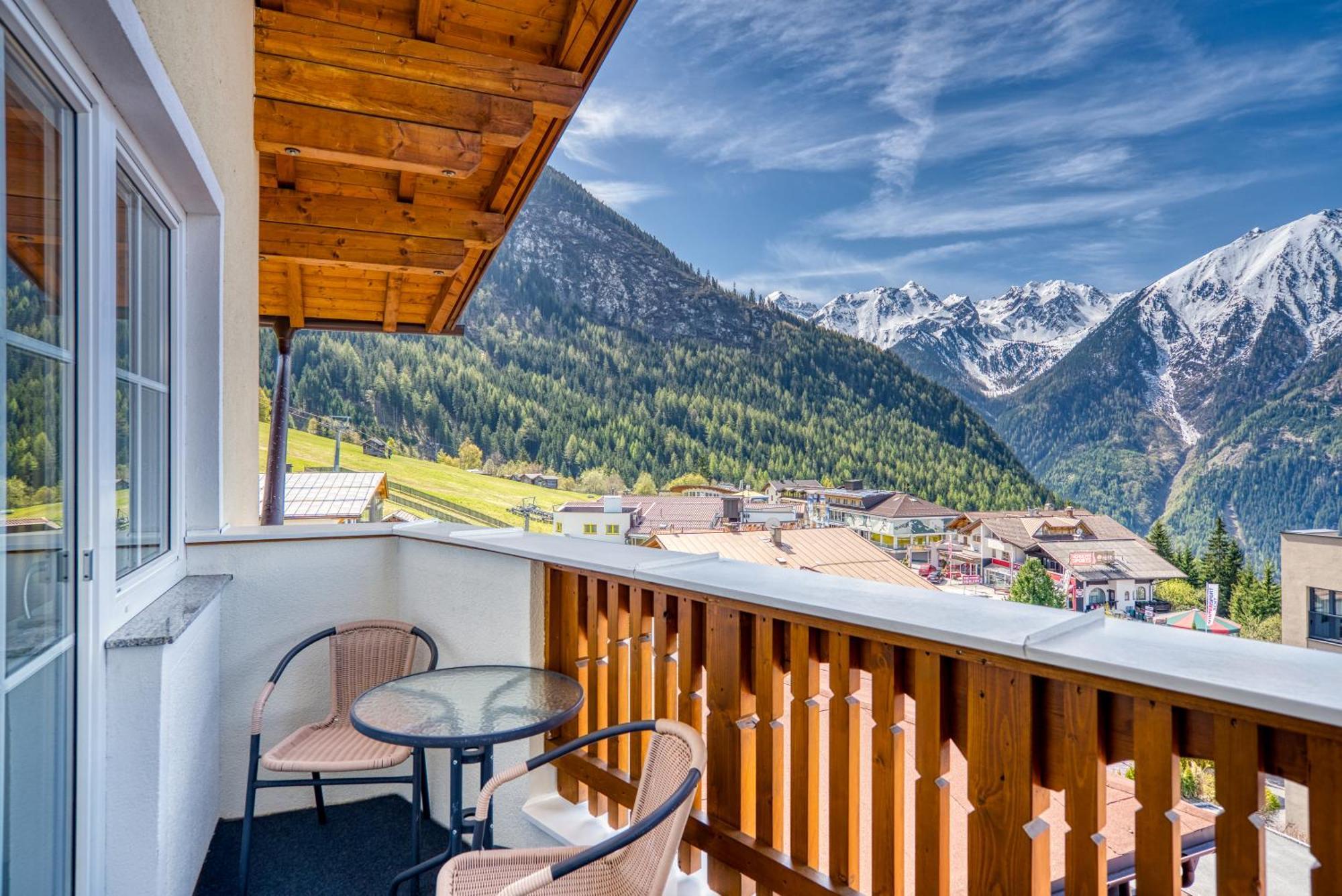 Hotel Alpen-Royal Йерценс Экстерьер фото