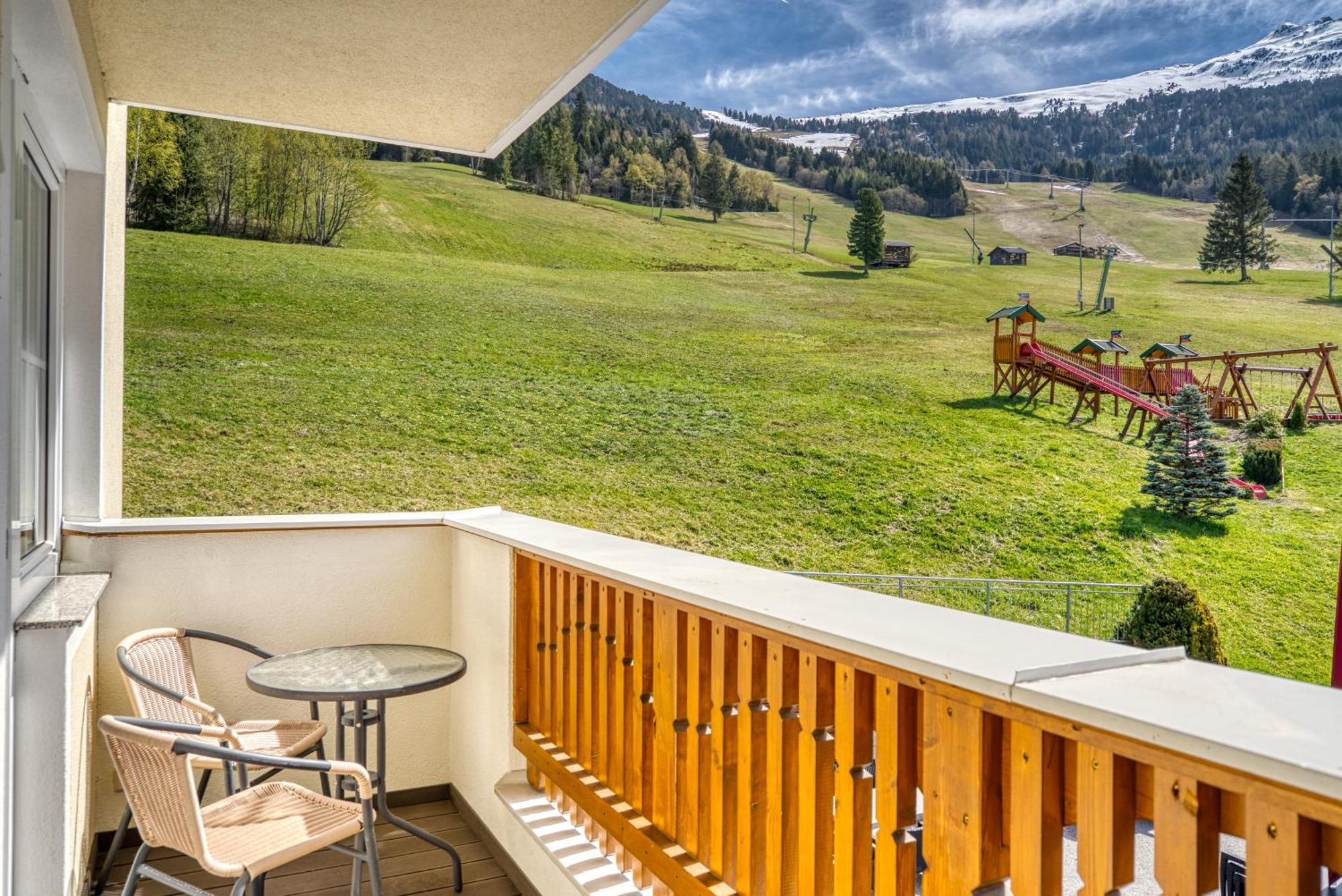 Hotel Alpen-Royal Йерценс Экстерьер фото