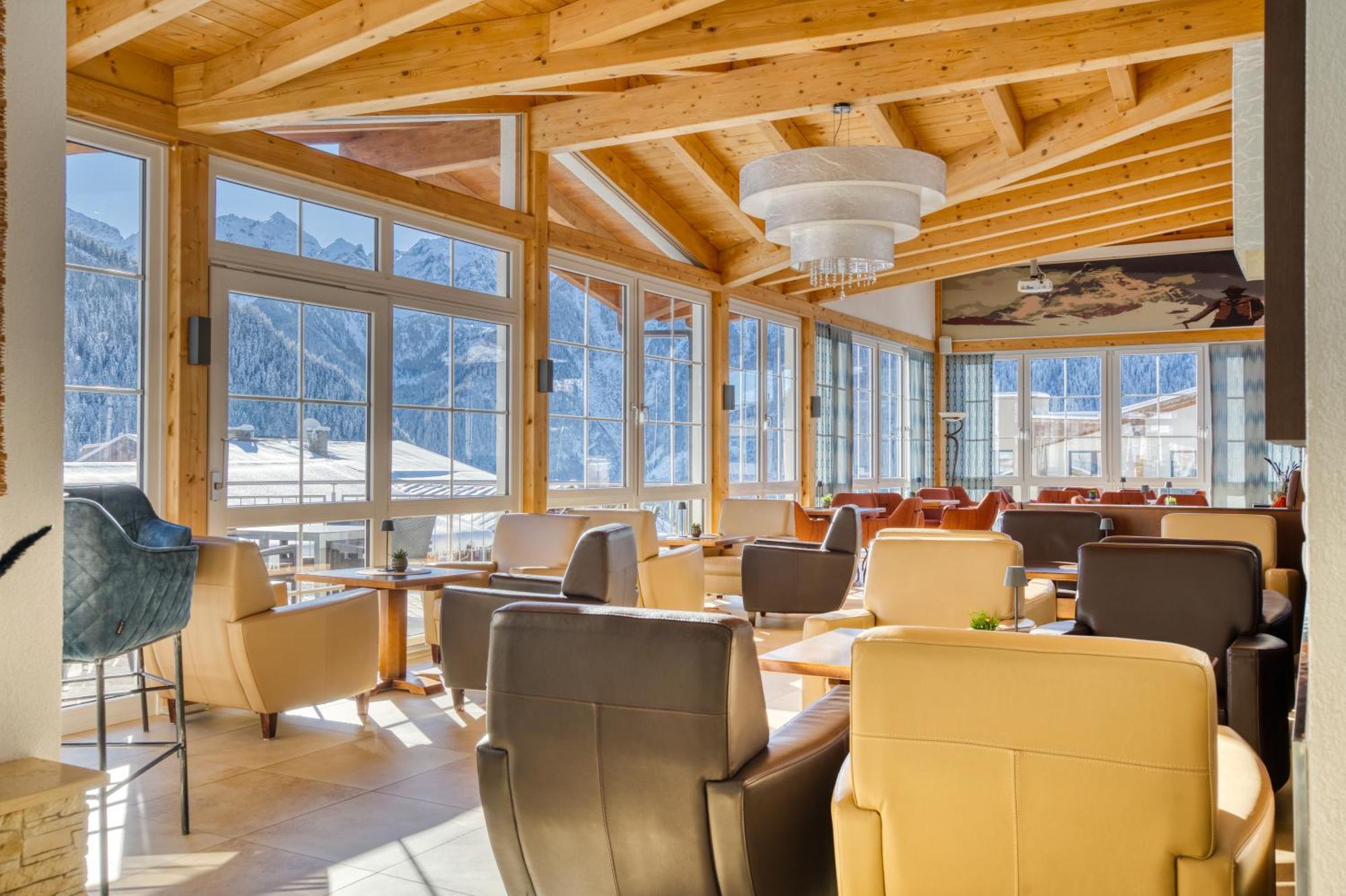 Hotel Alpen-Royal Йерценс Экстерьер фото