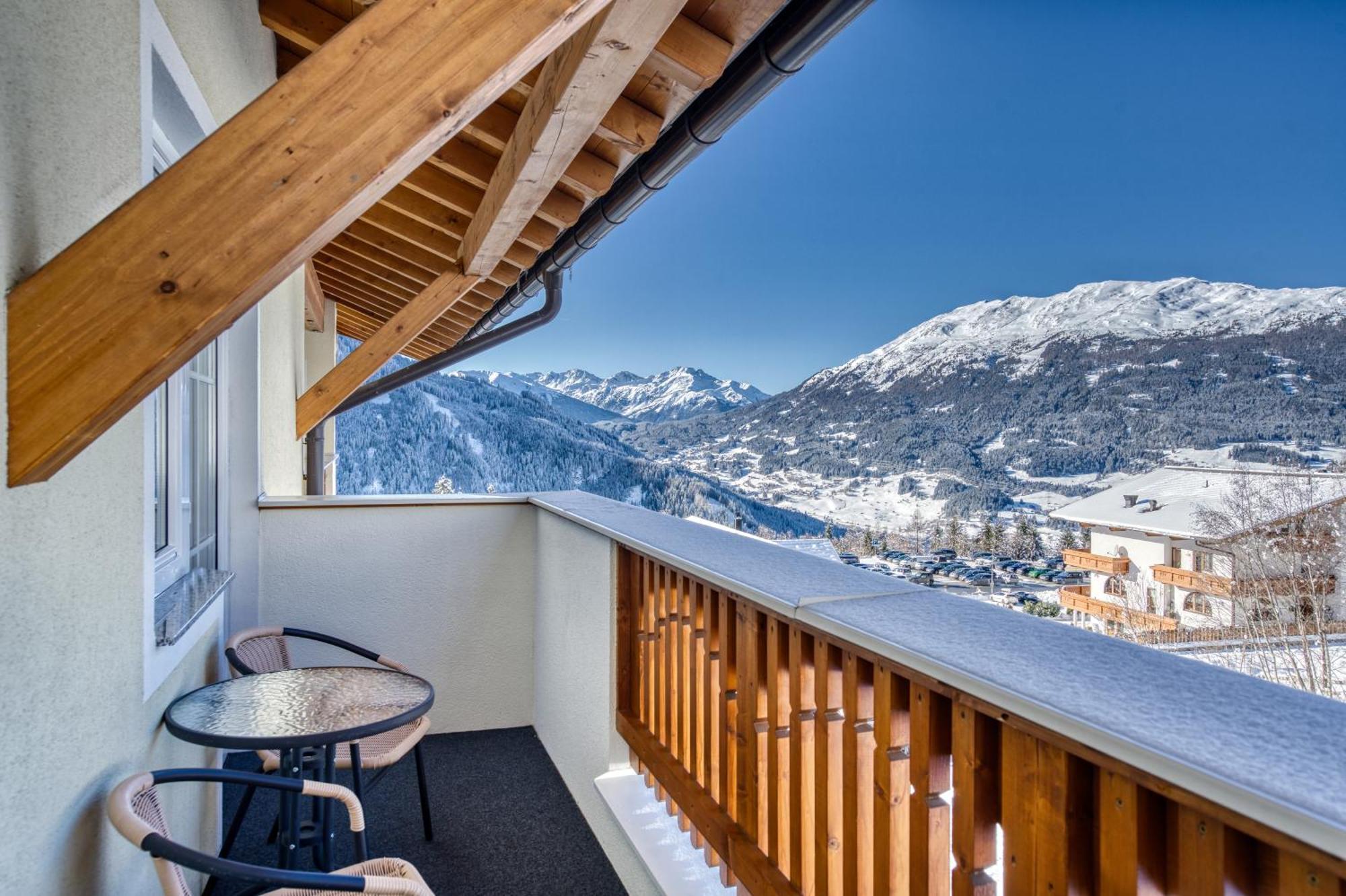 Hotel Alpen-Royal Йерценс Экстерьер фото